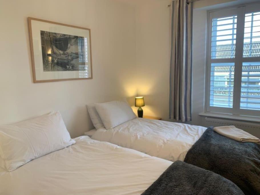 Newly Refurbished Uplyme Getaway Apartment Exterior photo