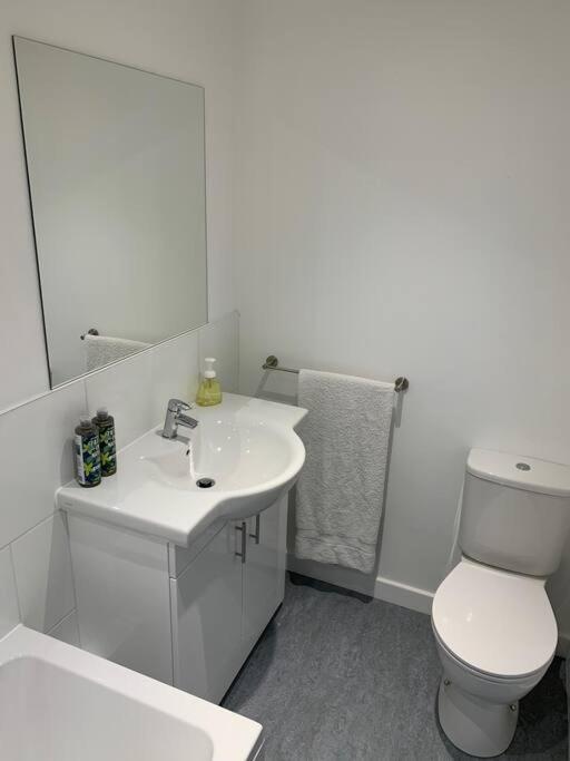 Newly Refurbished Uplyme Getaway Apartment Exterior photo
