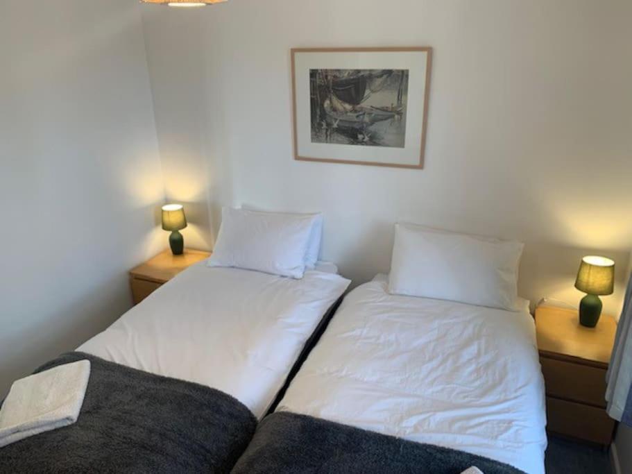 Newly Refurbished Uplyme Getaway Apartment Exterior photo